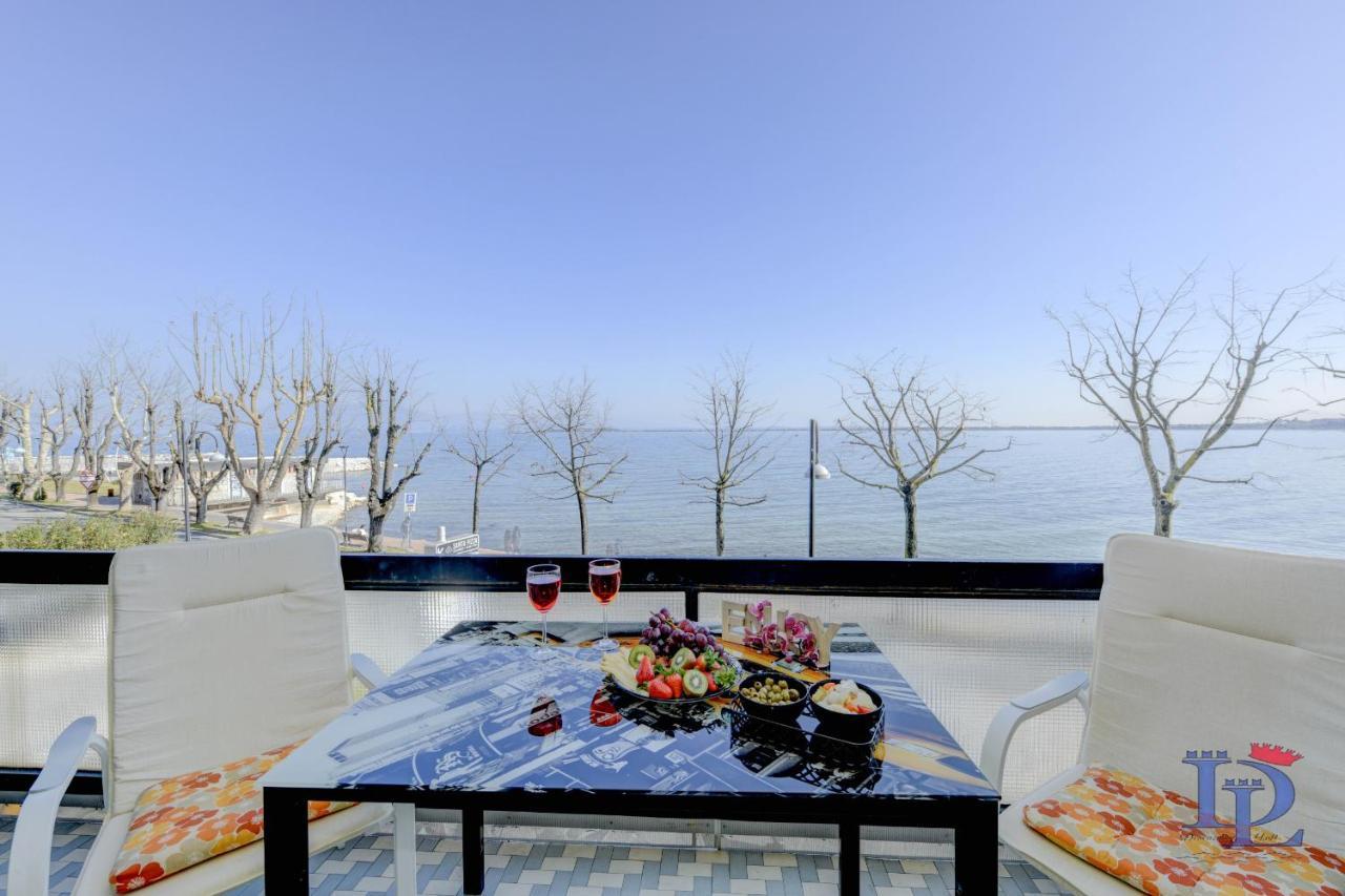Desenzanoloft Official Partner Marriott Homes & Villas - Charming On The Lake Front Lake Desenzano del Garda Bagian luar foto