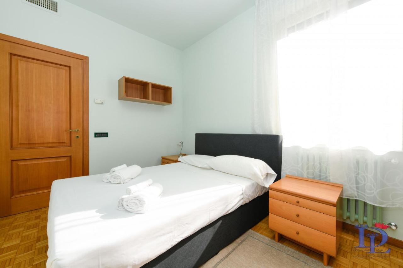 Desenzanoloft Official Partner Marriott Homes & Villas - Charming On The Lake Front Lake Desenzano del Garda Bagian luar foto