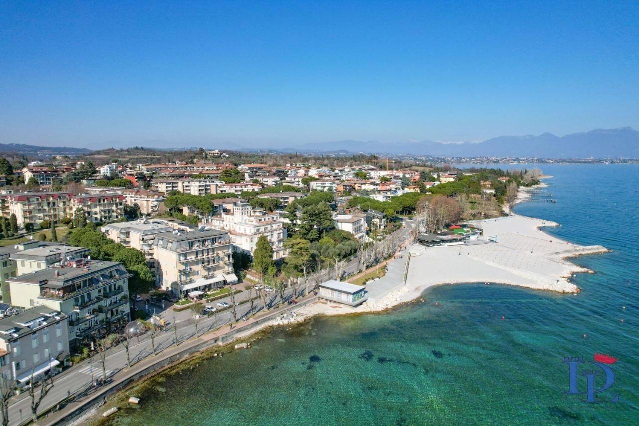 Desenzanoloft Official Partner Marriott Homes & Villas - Charming On The Lake Front Lake Desenzano del Garda Bagian luar foto