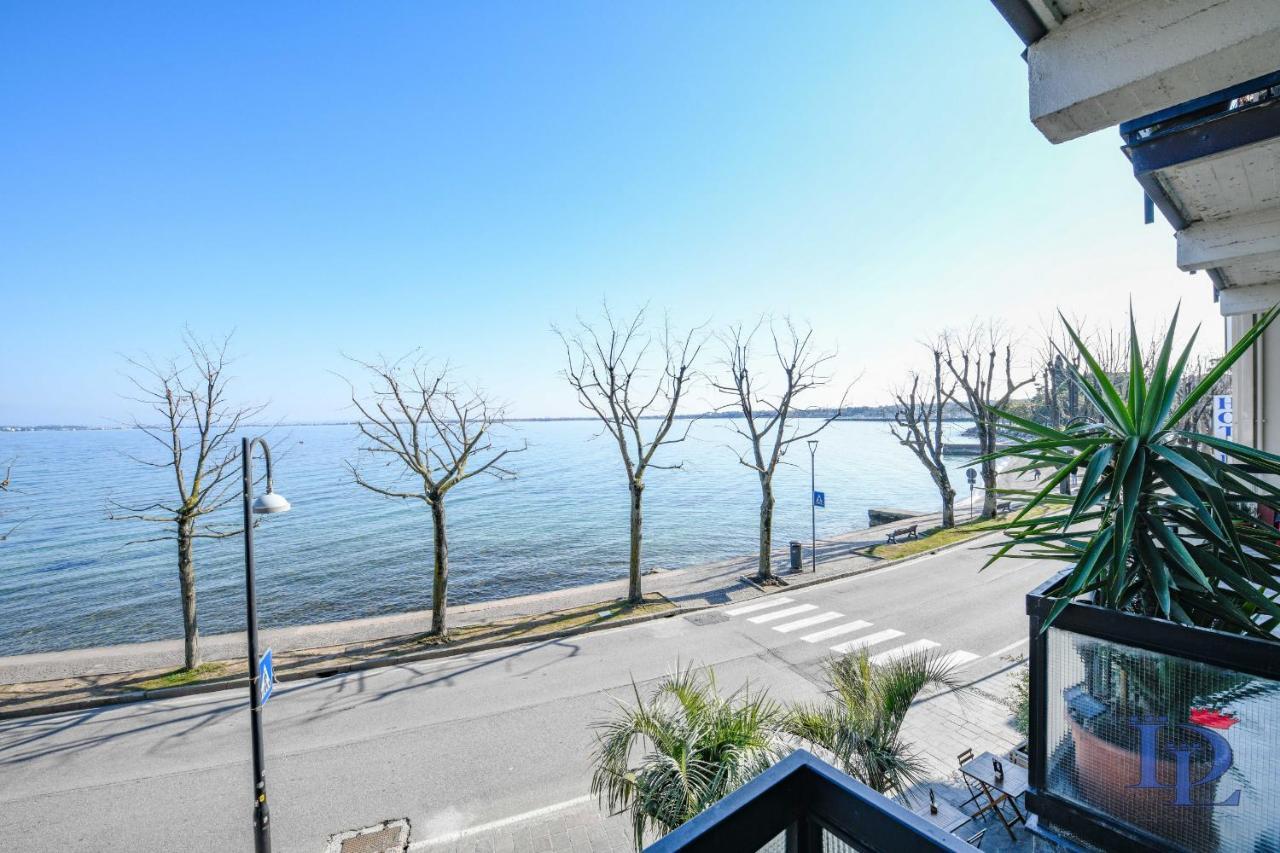 Desenzanoloft Official Partner Marriott Homes & Villas - Charming On The Lake Front Lake Desenzano del Garda Bagian luar foto